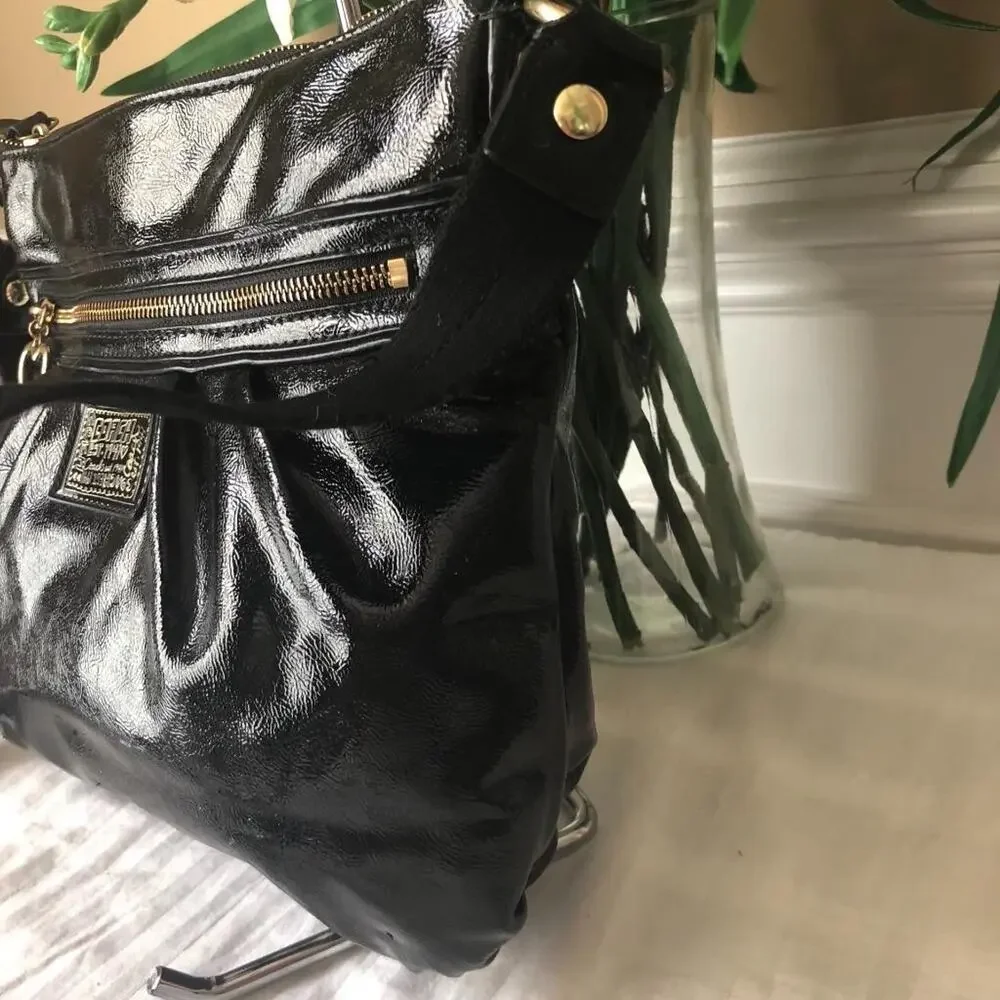 COACH DAISY LIQUID GLOSS FILE BAG Style #F22147 (p220